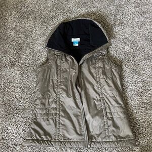 Women’s medium Columbia fleece lined vest